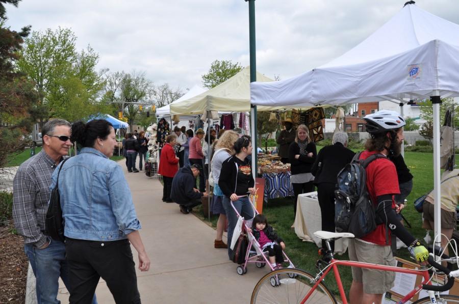 Nest Attendes of the market wander from vendor to vendor. Photo courtesy of The French Nest.